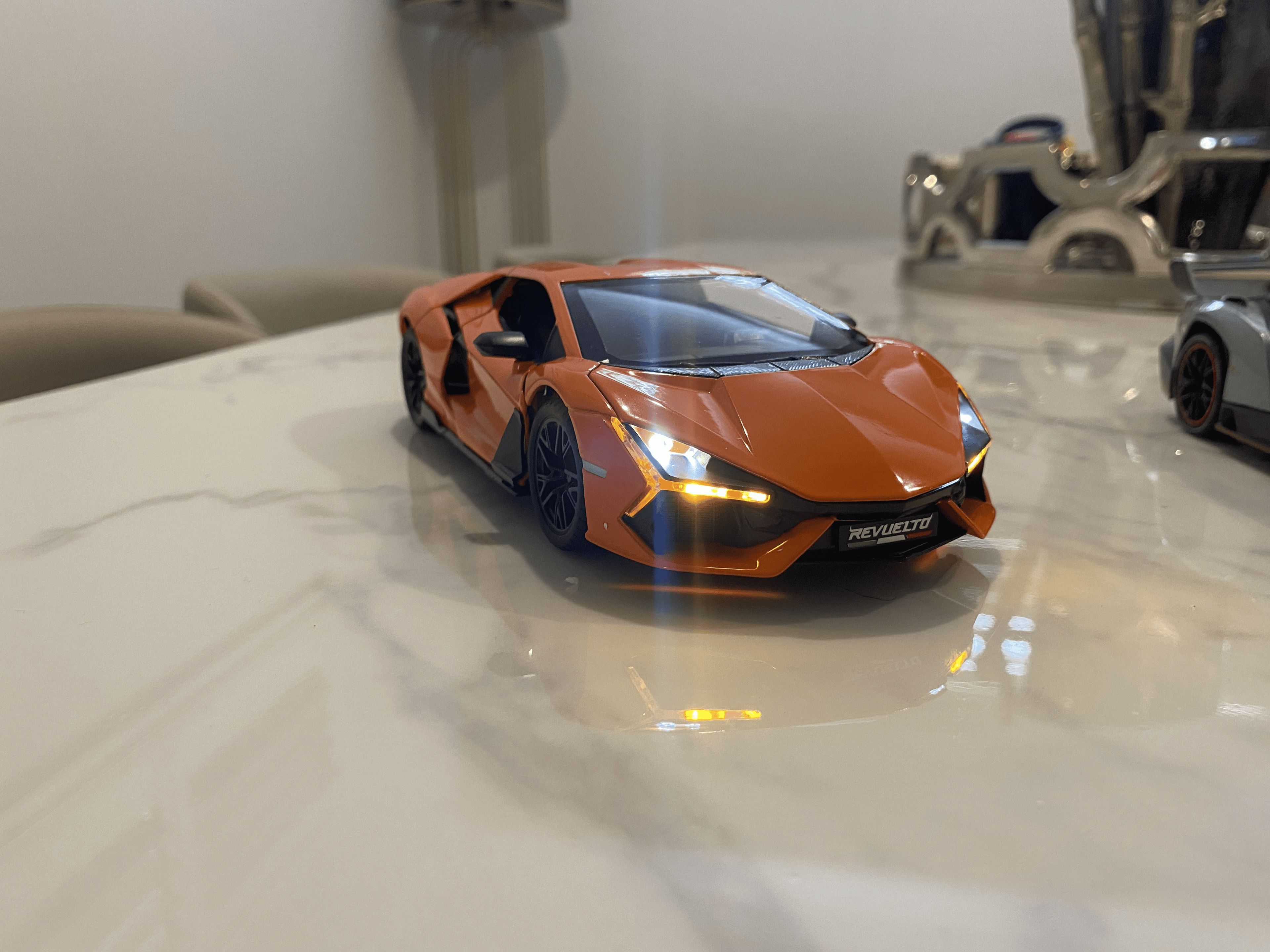 Lambo-Style Display Cars (Basic Case)