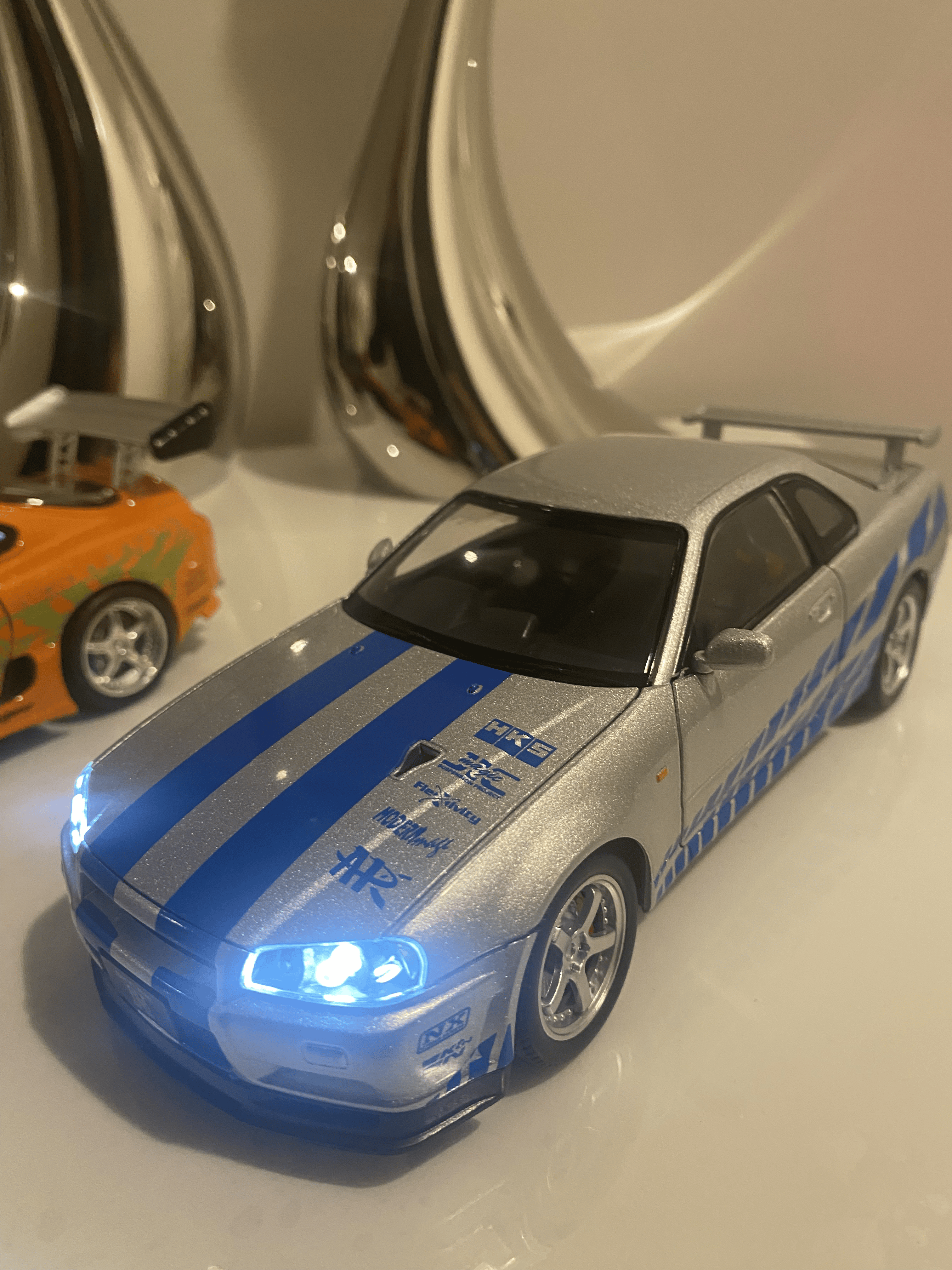 Fast and Furious R-34 Nissan Skyline GTR 1:24 Model Car
